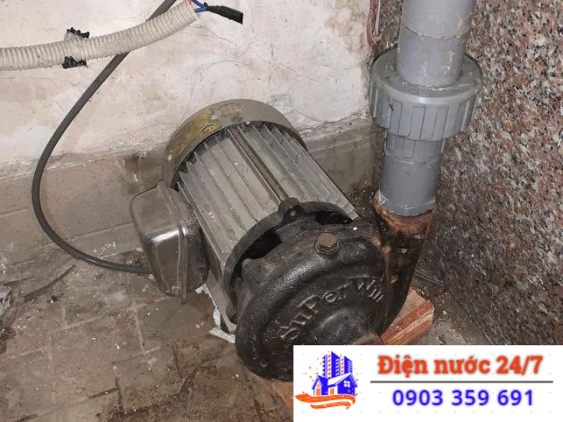 Cần thợ sửa máy bơm nước giếng khoan vào chủ nhật, có thợ không?