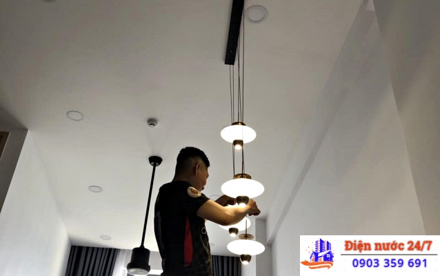 thợ sửa điện chuyên nghiệp