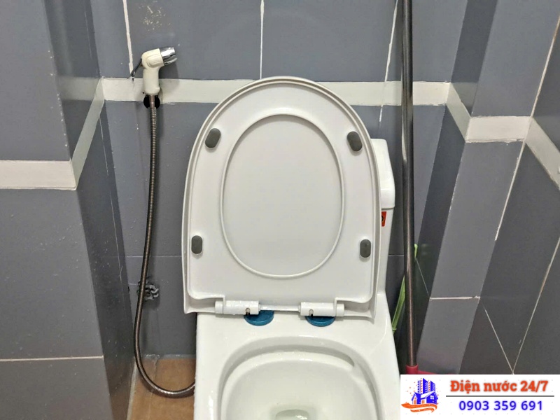 Lưu ý khi chọn dịch vụ sửa bồn cầu uy tín