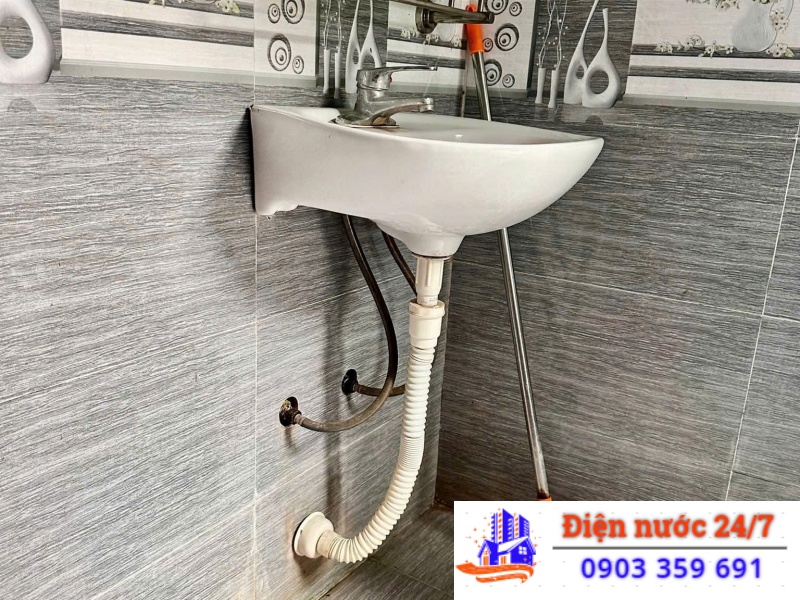 Sửa đường ống bồn nước tại quận 3 bị bể, sút, giá bao nhiêu?