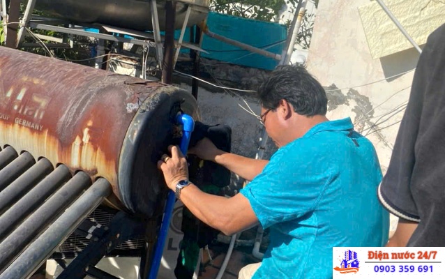 hàn bồn nước, máy nước nóng NLMT giá rẻ