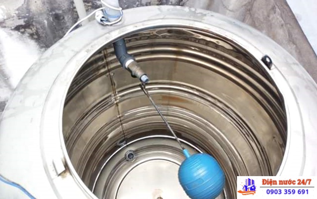 Vệ sinh bồn nước tại nhà giá rẻ