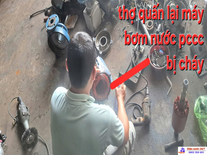 Thợ sửa máy bơm nước PCCC bị cháy