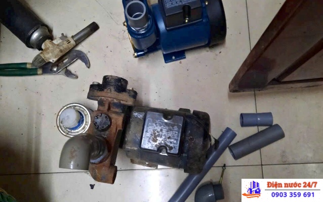 sửa máy bơm nước bị hỏng phớt