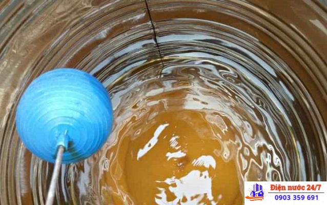 vệ sinh bồn nước tại nhà - giá rẻ