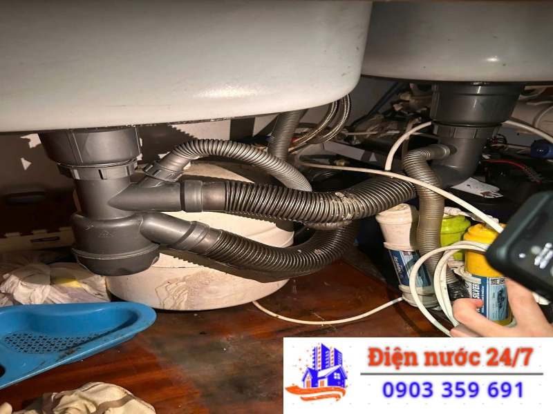 Thông, sửa ống nước chậu rửa chén tắc nghẽn, trào ngược, giá bao nhiêu?