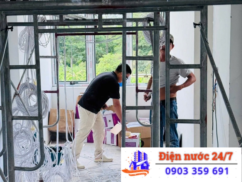 Chuyên thi công, lắp đặt hệ thống điện trọn gói cho mọi công trình điện dân dụng/ công nghiệp.