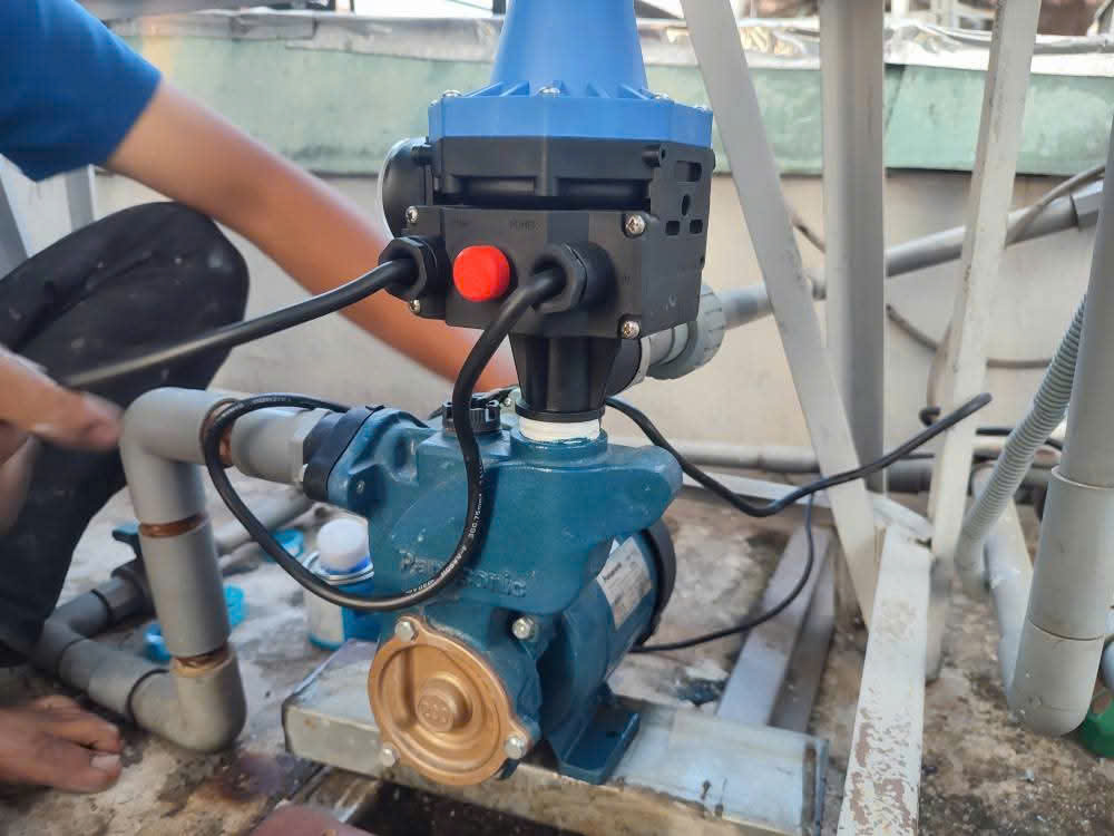 Thợ sửa máy bơm nước tại nhà 24H