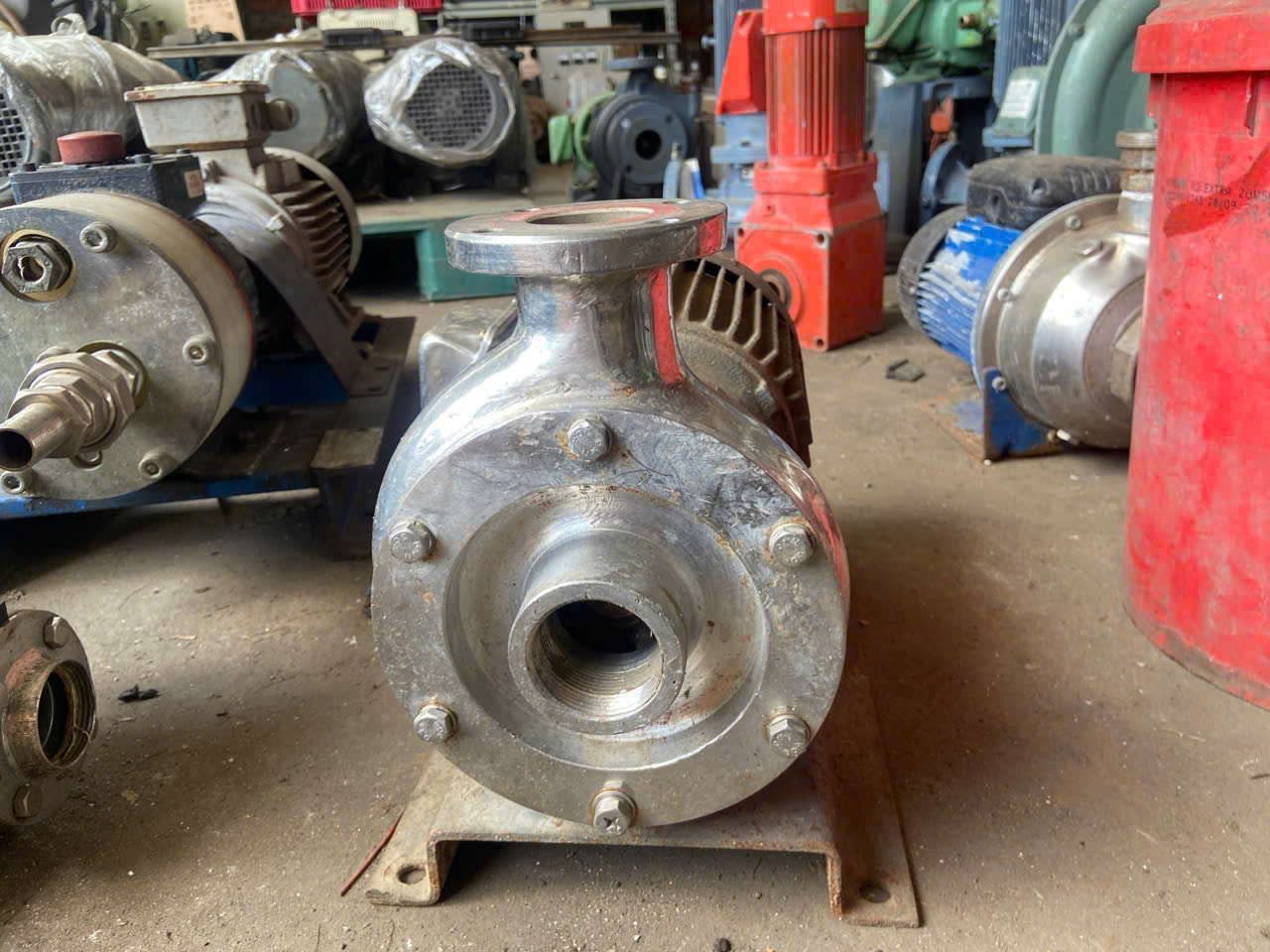 sửa thay bạc đạn máy bơm nước