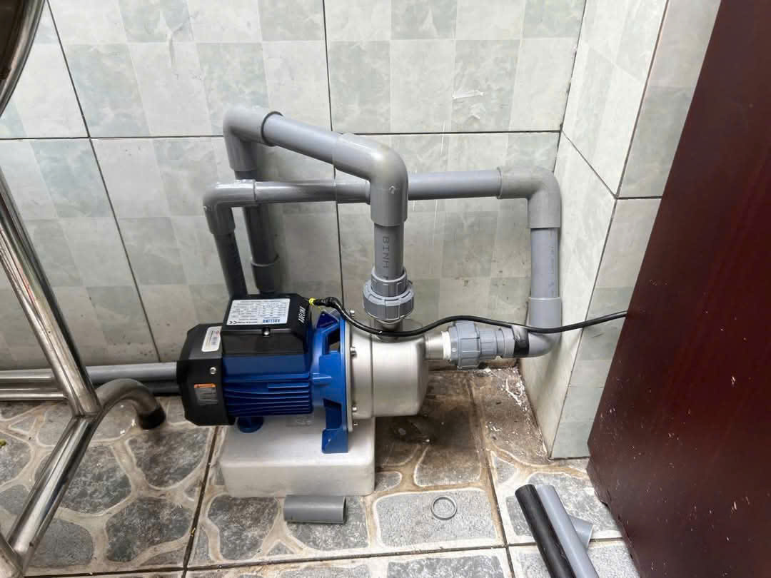 sửa máy bơm nước tại nhà giá rẻ 24h